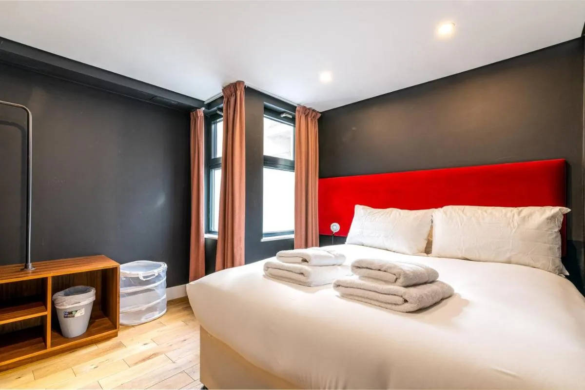 Image 5 of Trendy Kings Cross Flat