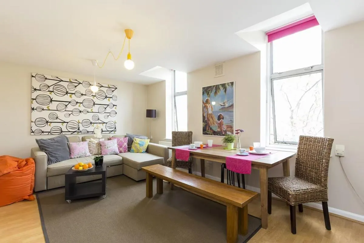 Image 4 of Trendy Spacious 1 Bedroom Flat