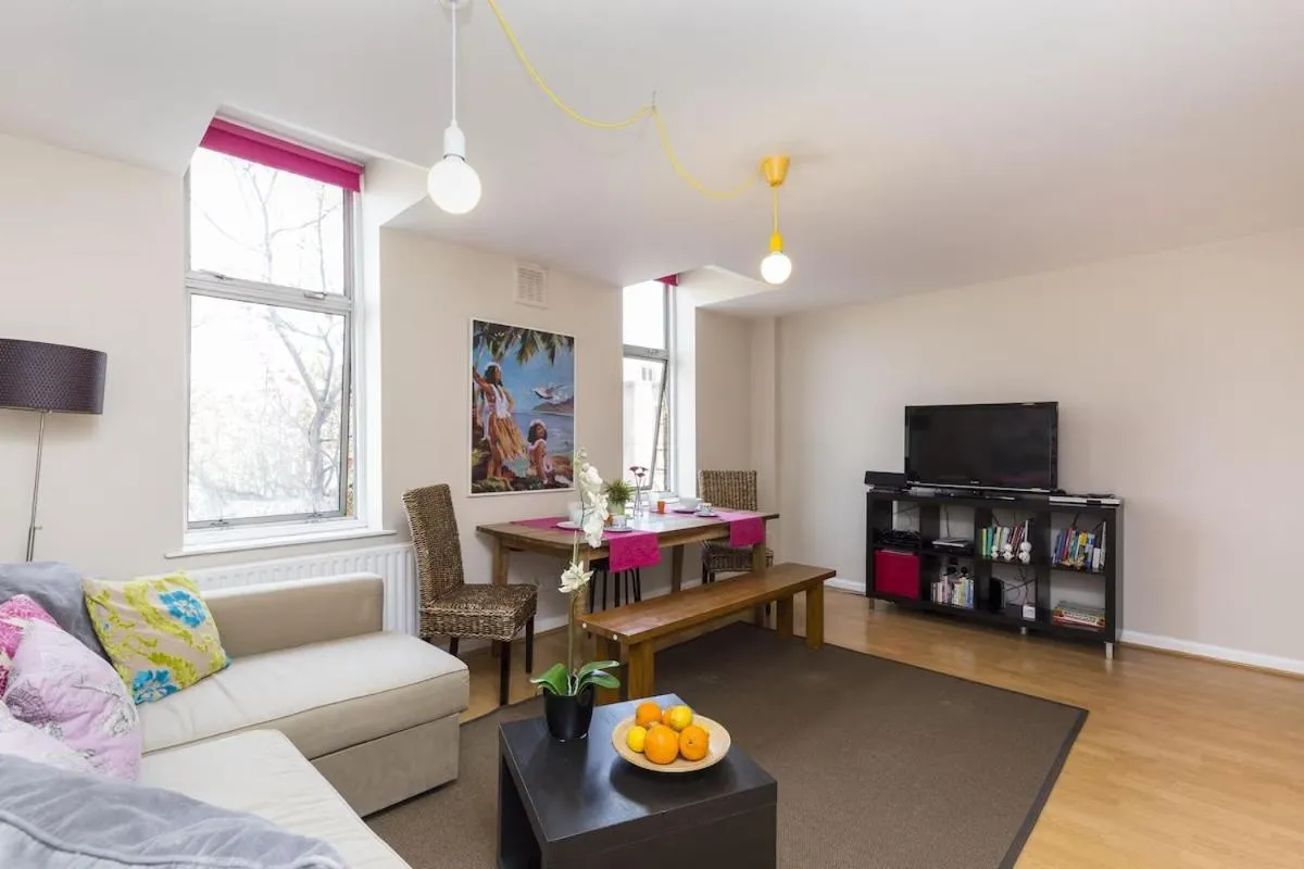 Image 5 of Trendy Spacious 1 Bedroom Flat