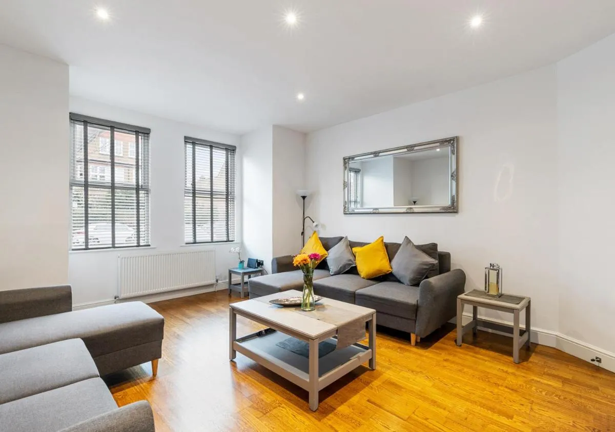 Image 4 of Two Bed Flat in Bush Hill Park