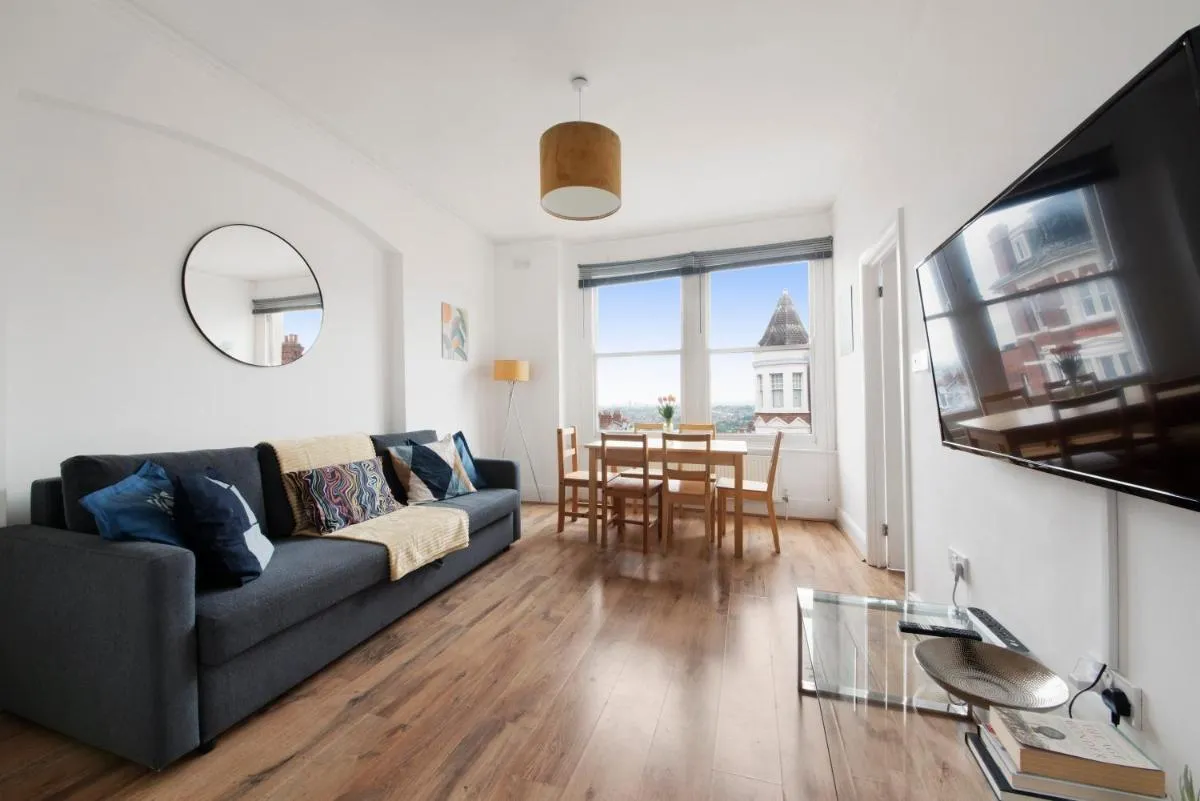 Image 3 of Two Bedroom Apartment Muswell Hill – Second Floor