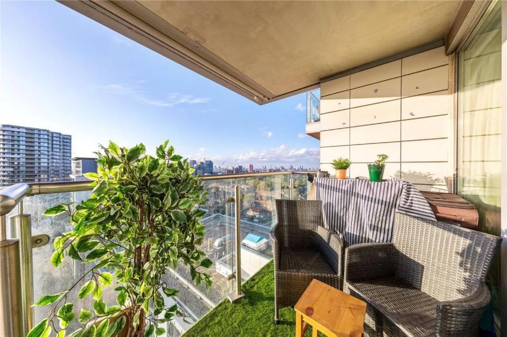 Image 5 of Two Bedroom Apartment – London ExCeL Stays