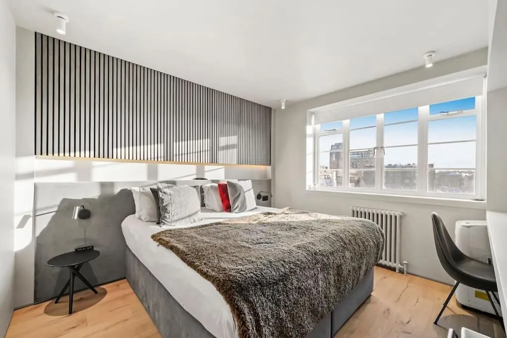 Image 1 of Two Bedroom Flat in Kensington