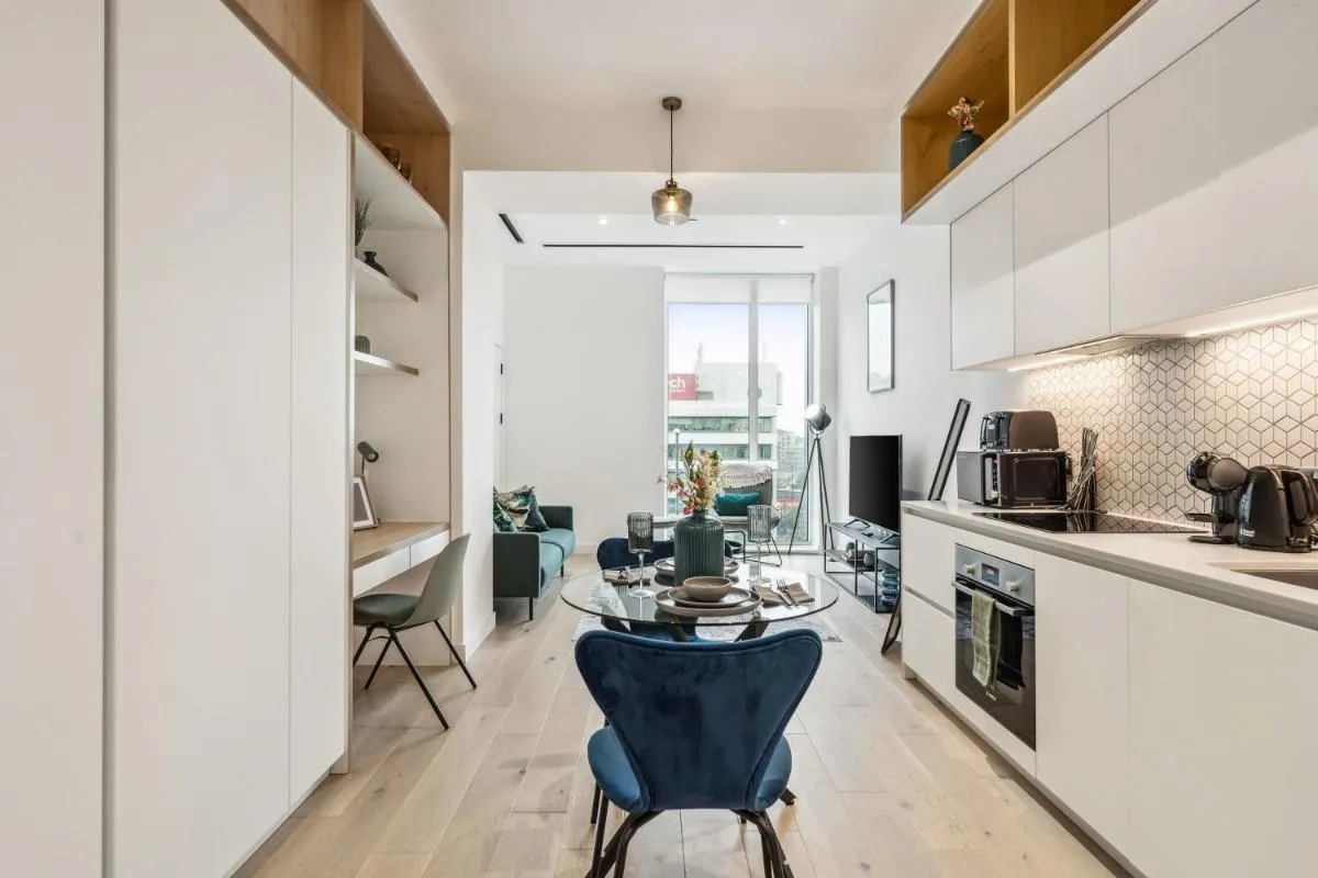Image 4 of Ultra-Luxury Modern Apartment with Gym, Cinema, Game Room and Parking