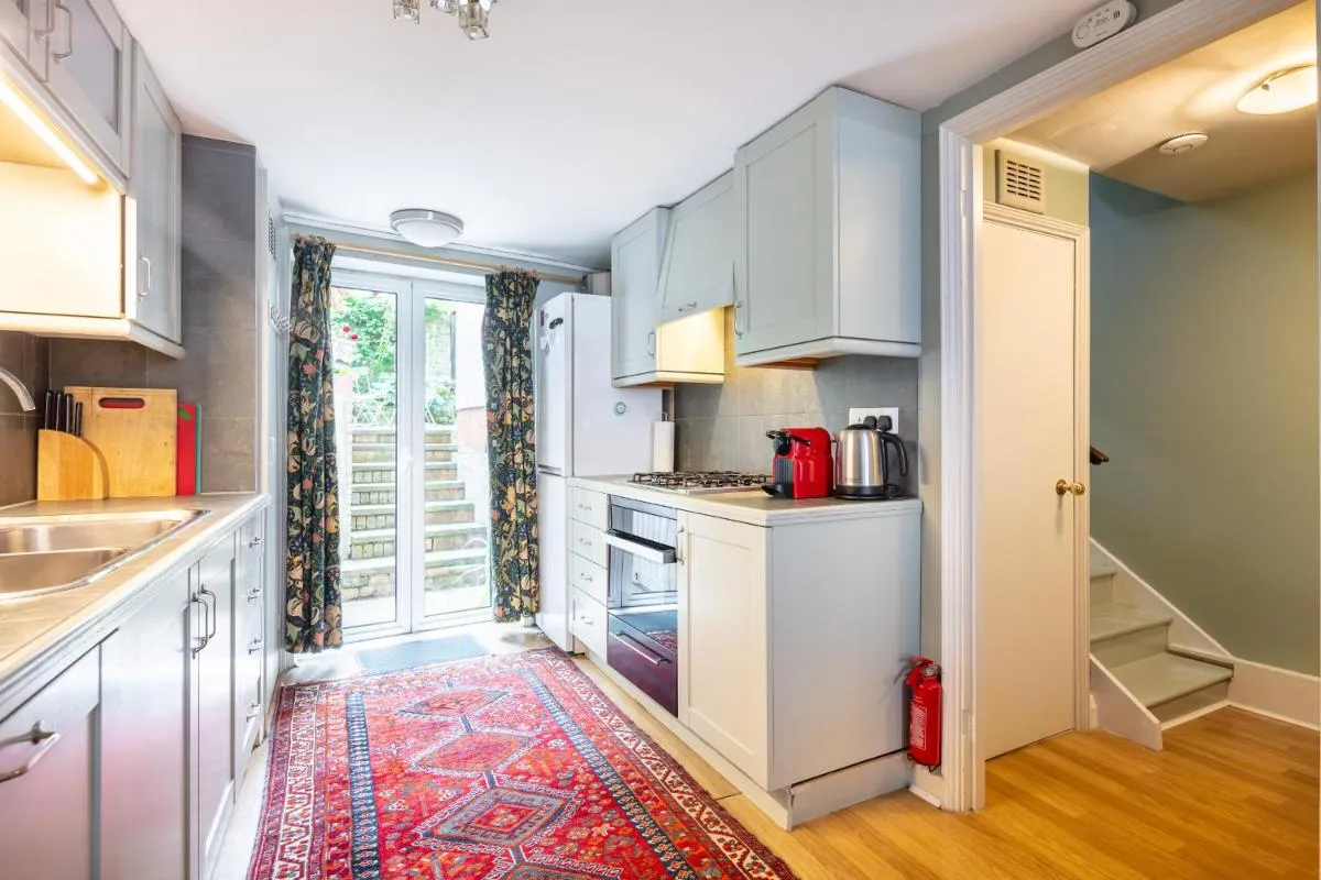 Image 4 of Ultra Central London, Garden, King Bed