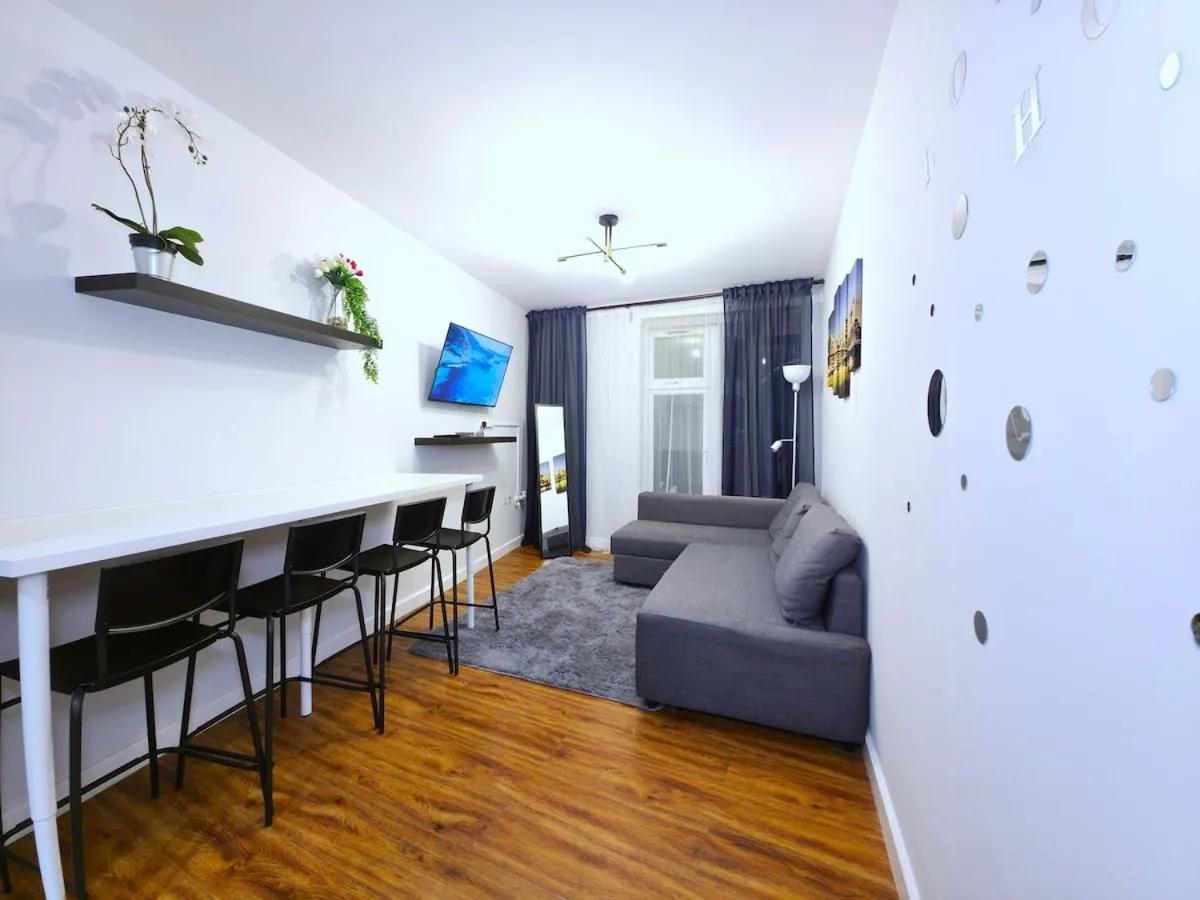 Image 5 of Ultra central, Near station 2BR 2BATH 6Sleep