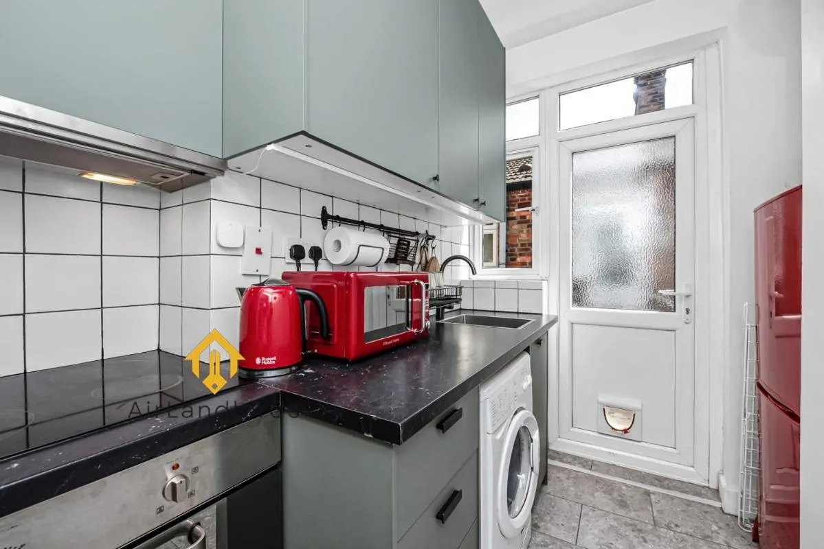 Image 4 of Unique 2 bedroom Flat in Heart of Walthamstow