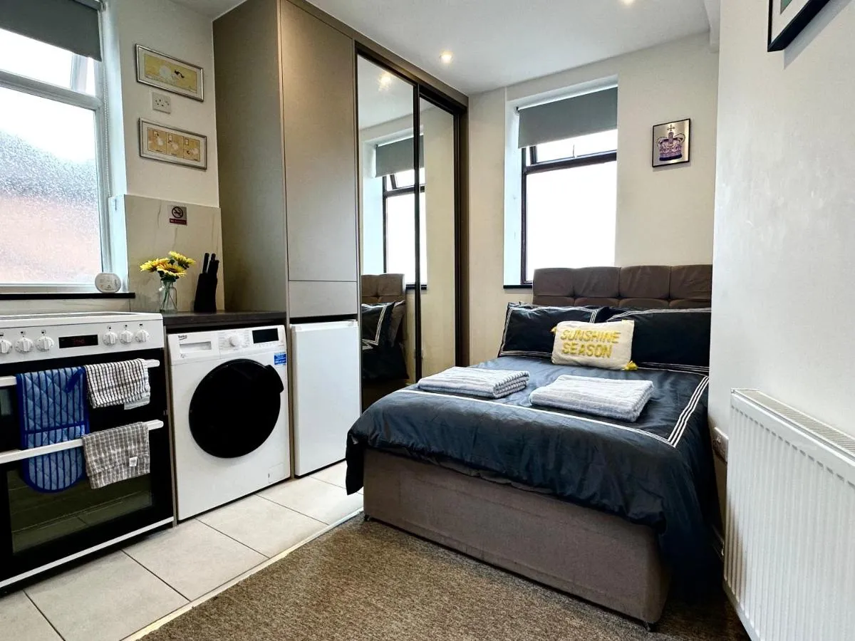 Image 5 of Unique Modern, Private Apartment,15 Mins To Central London