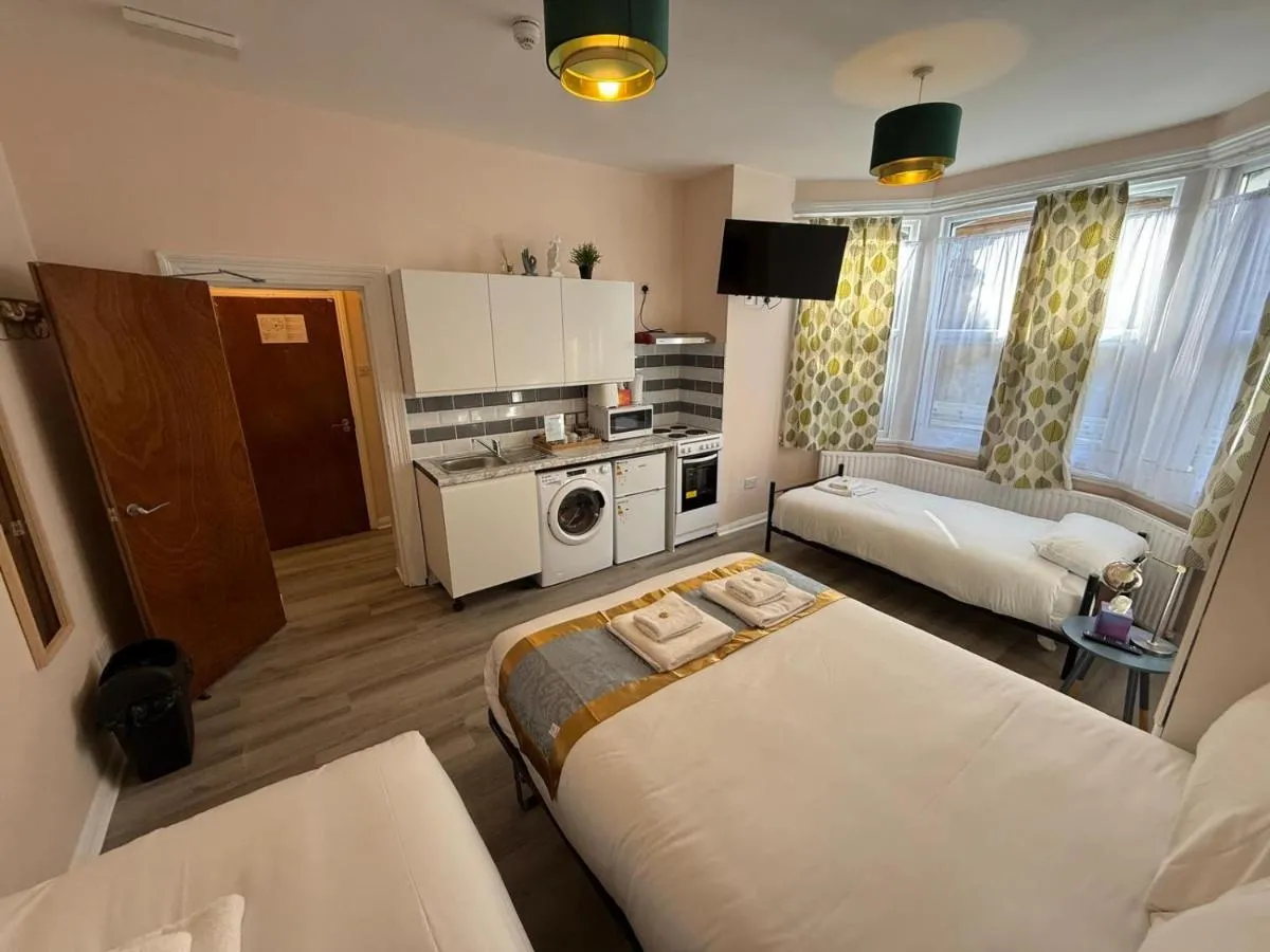 Image 3 of United Lodge Hotel