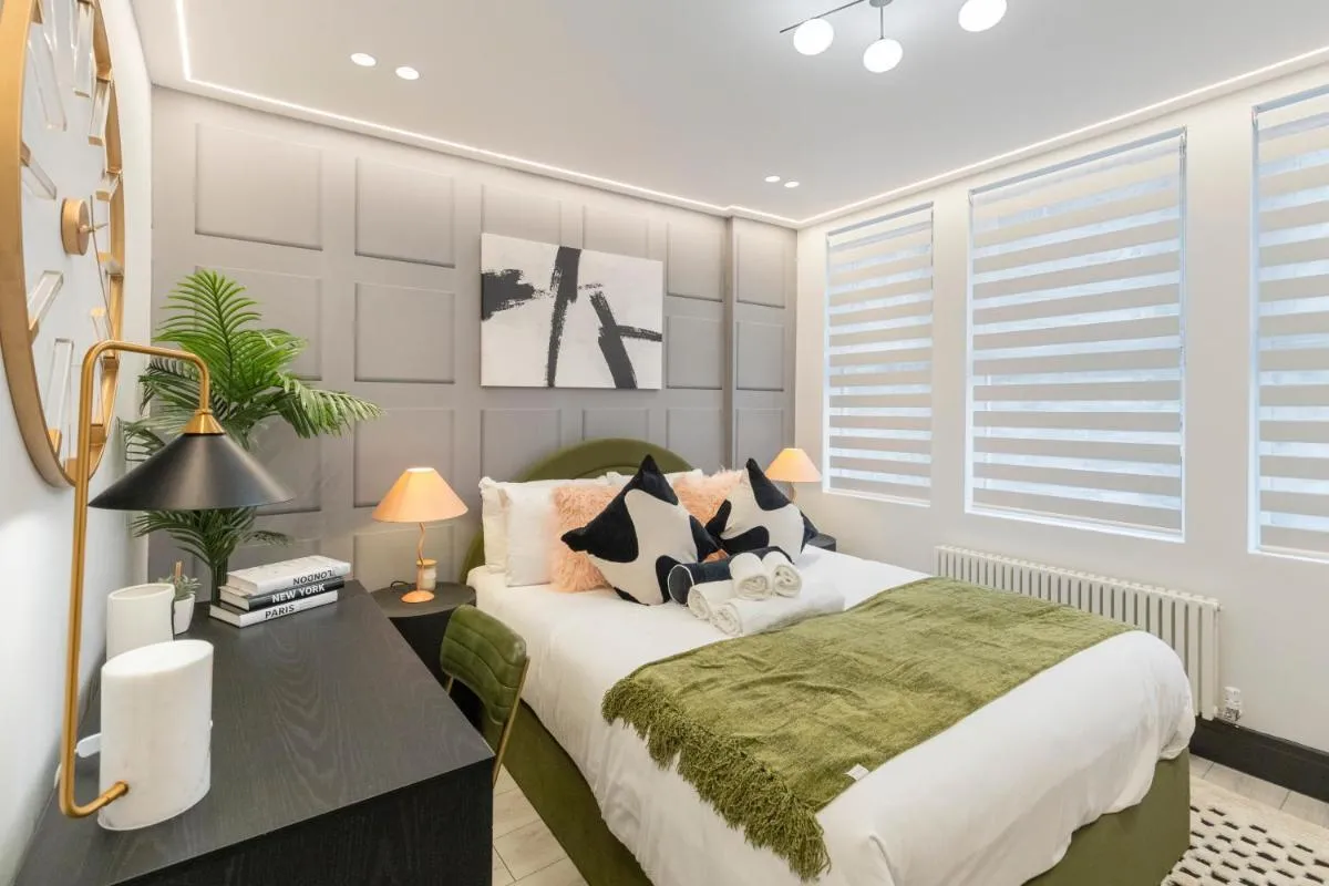 Image 4 of Unwind in Style 2BR with Cozy Backyard for Groups