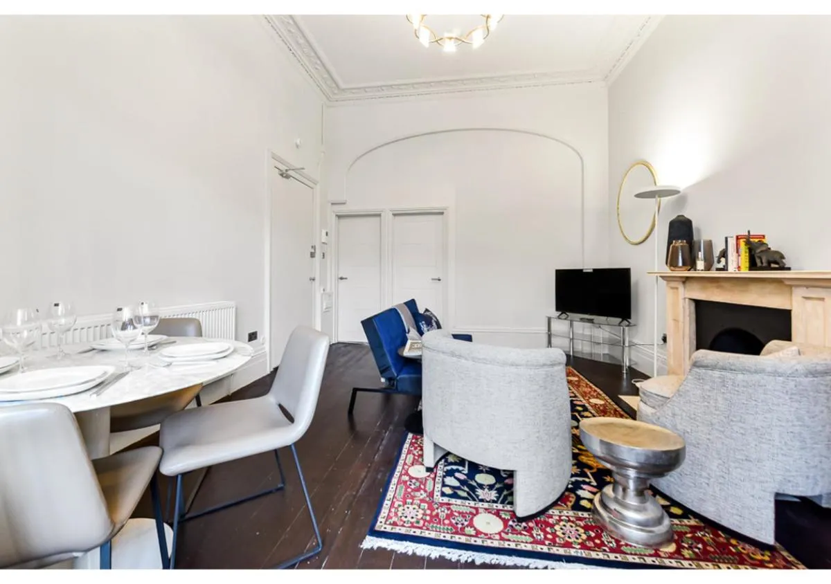 Image 5 of Upscale Urban Haven: Luxury Flat