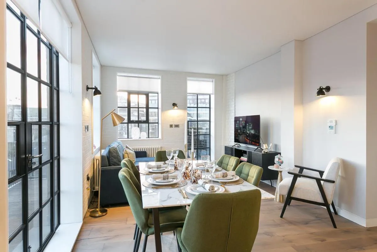 Image 5 of Urban Chic – Clink Street