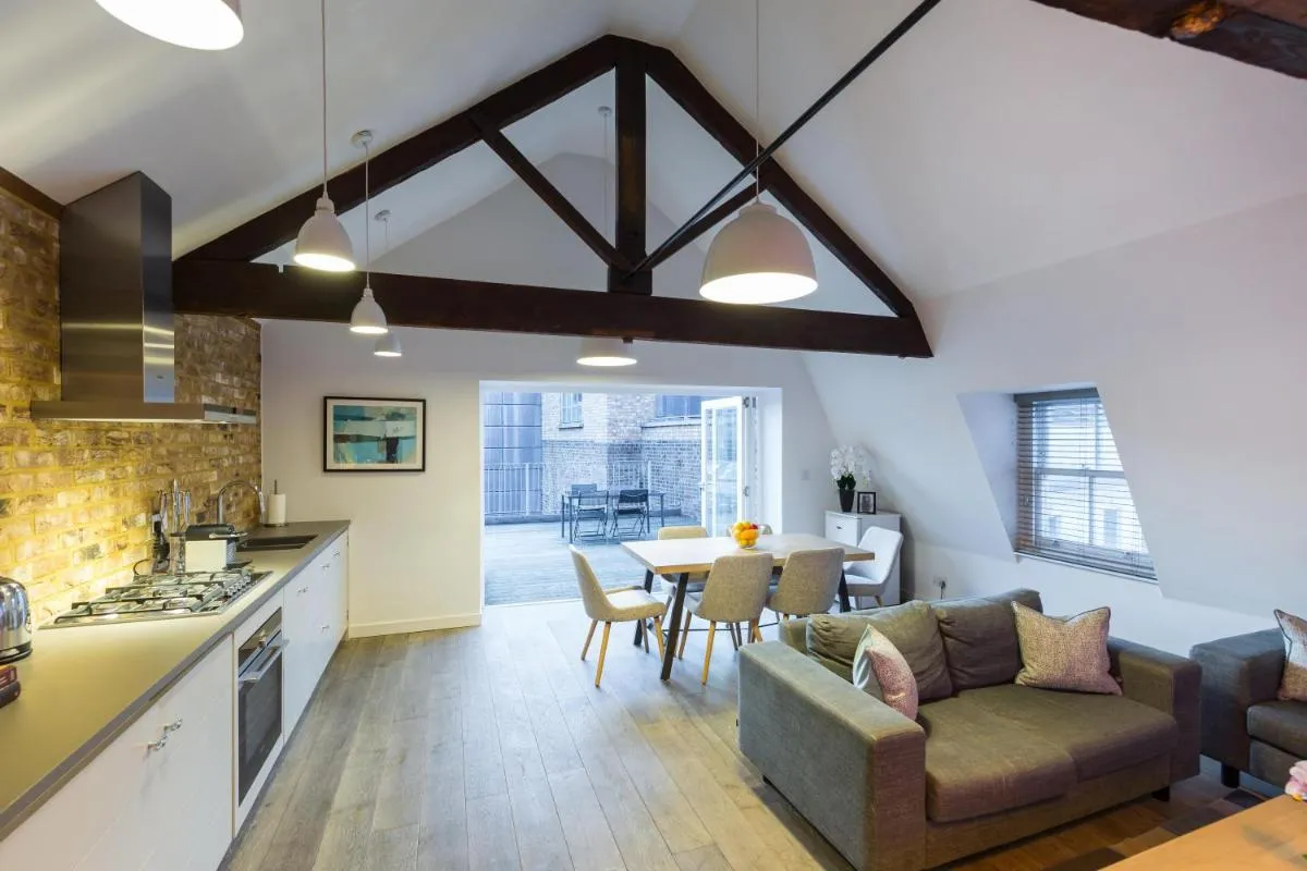 Image 4 of Urban Chic – Rathbone