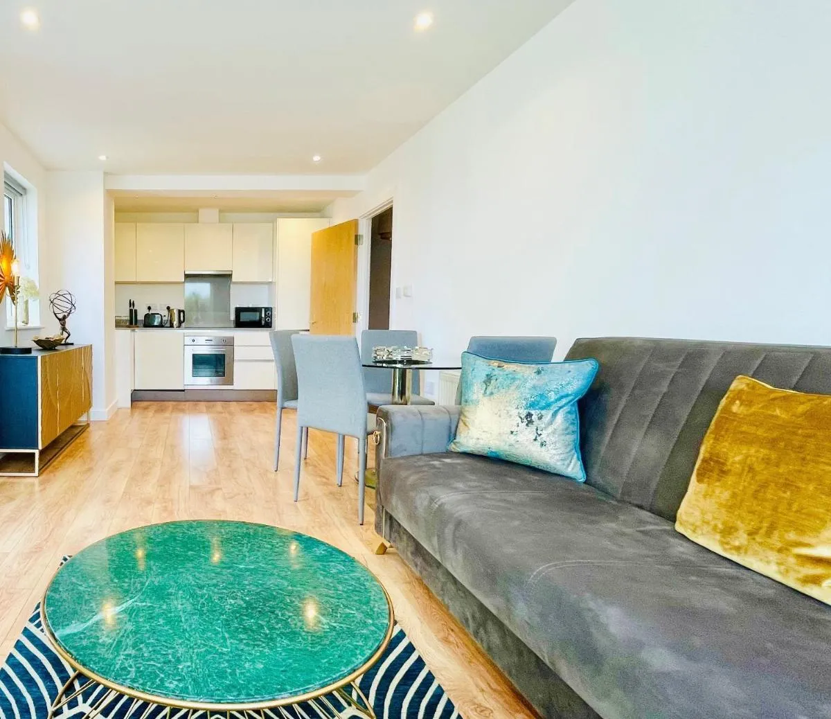 Image 4 of Urban Gem Apartment- Free parking