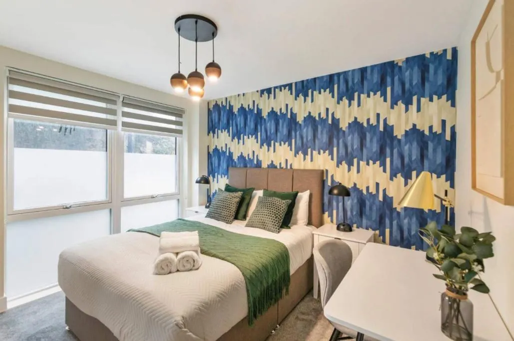 Image 4 of Urban Retreat in Southwark 2BR Gem for 4
