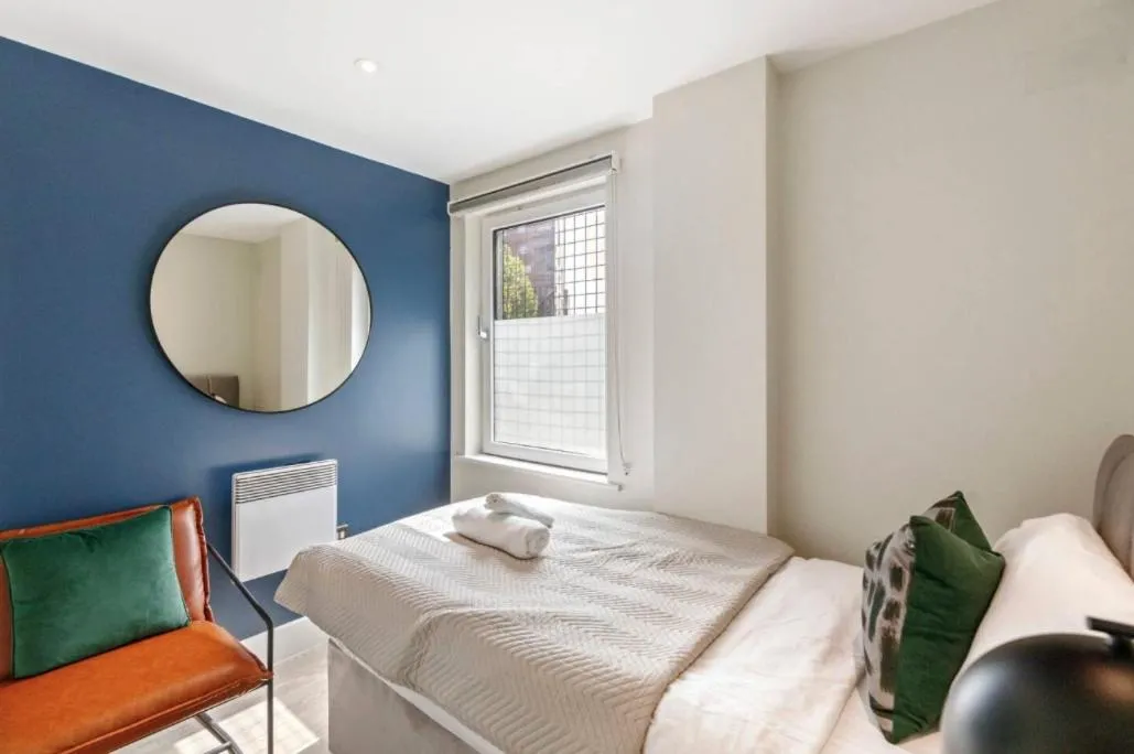 Image 5 of Urban Retreat in Southwark 2BR Gem for 4