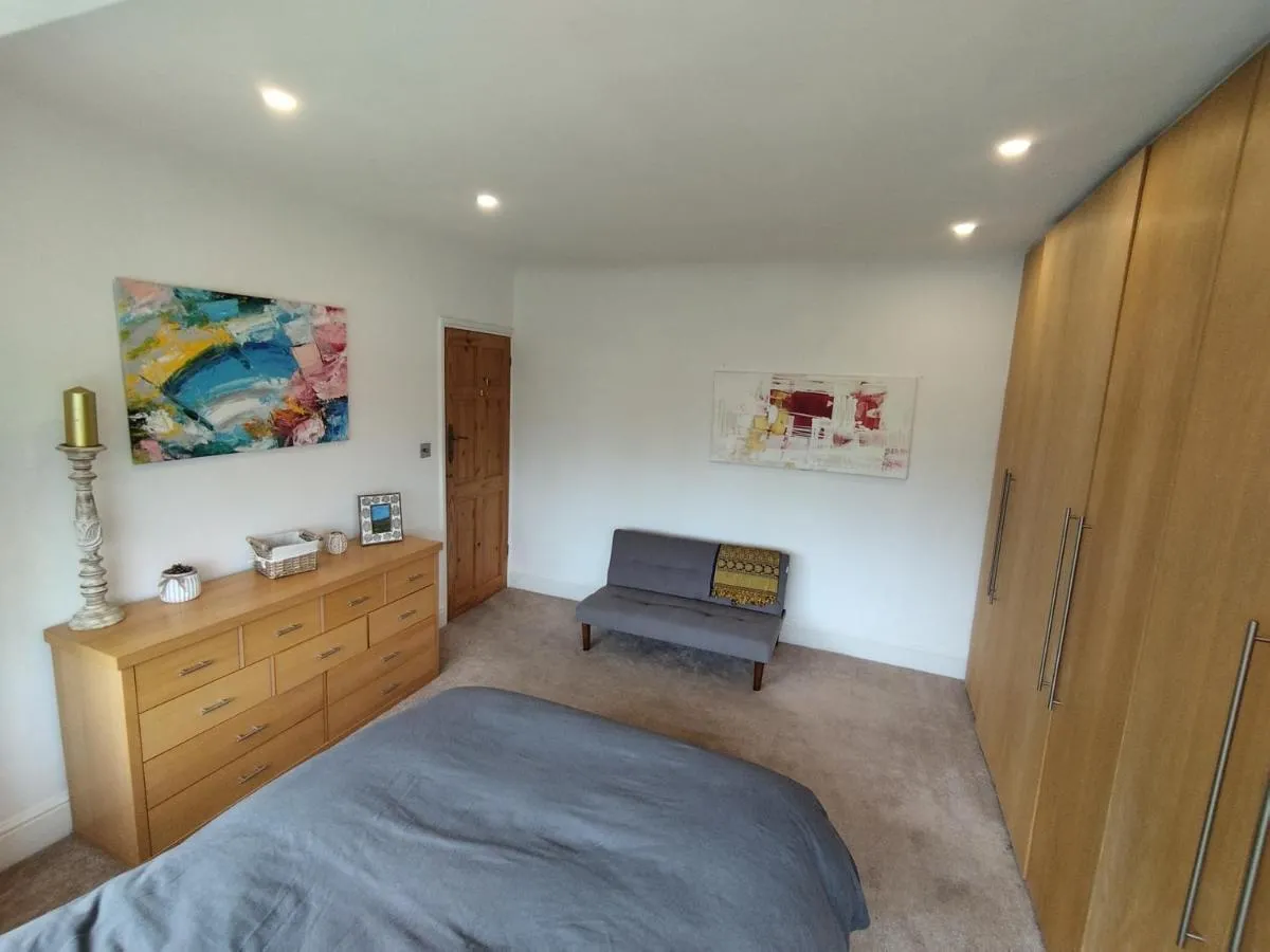 Image 2 of VC – Cottage In The City
