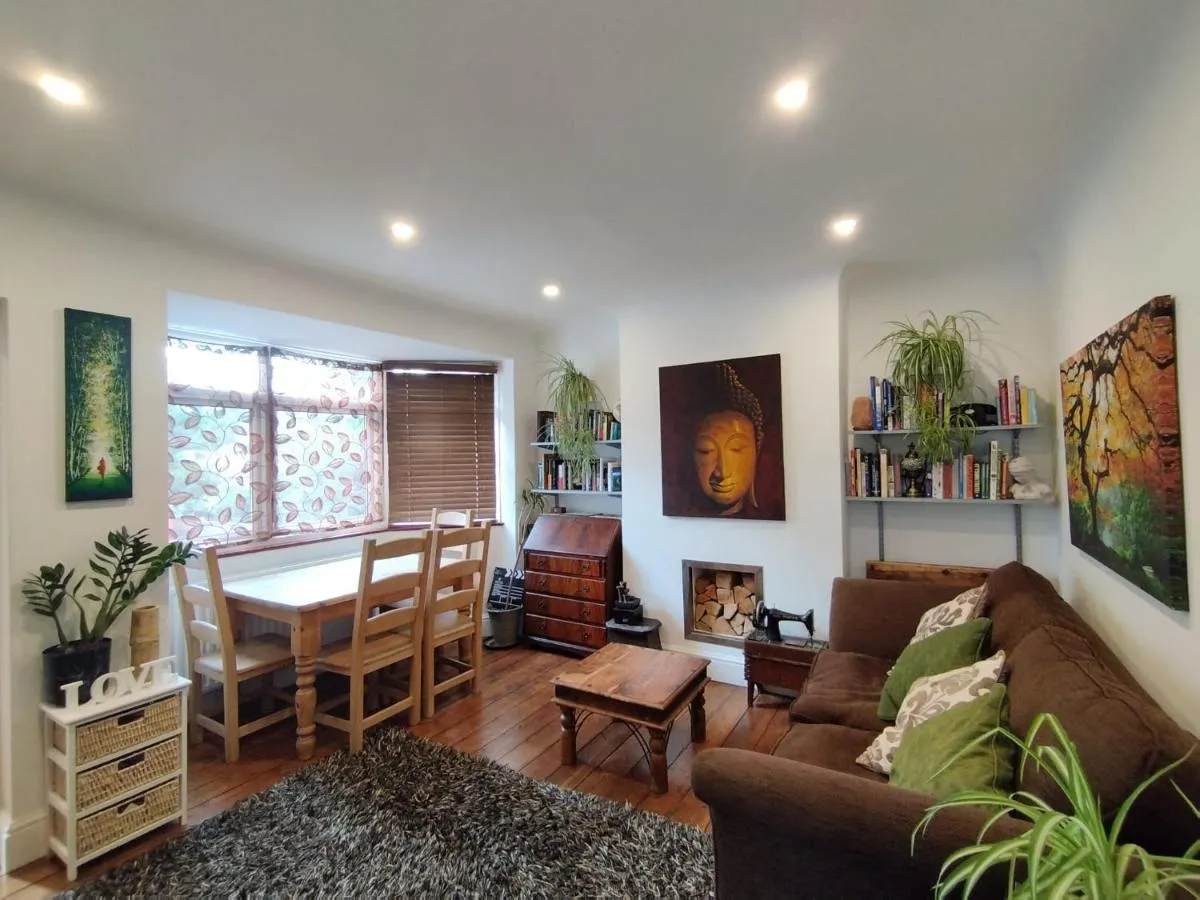 Image 4 of VC – Cottage In The City
