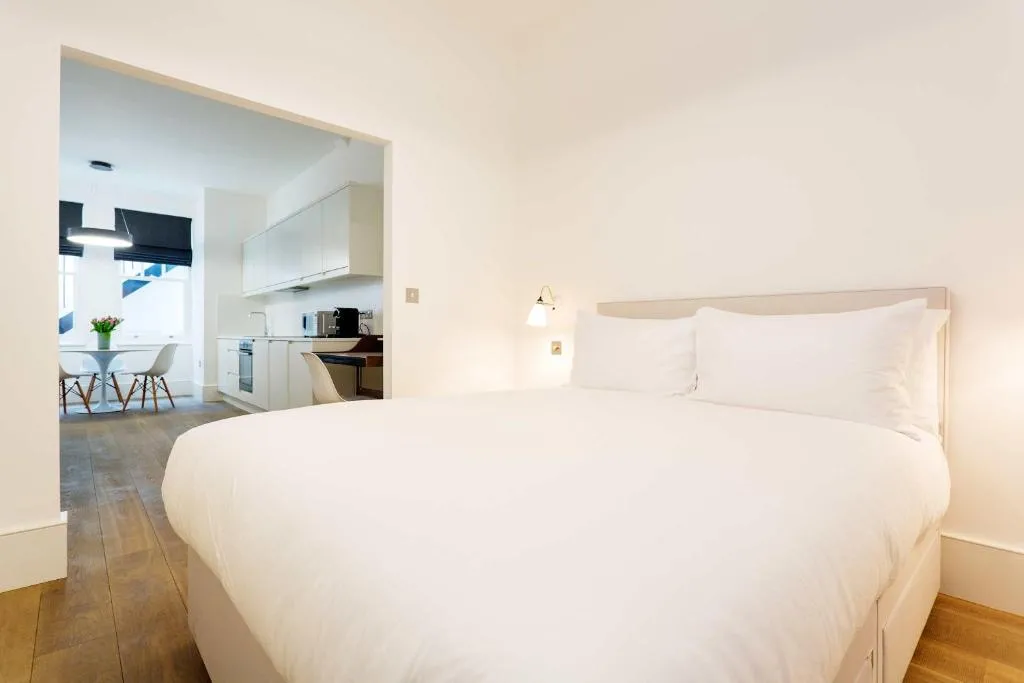 Image 1 of Veeve – Contemporary in Swiss Cottage