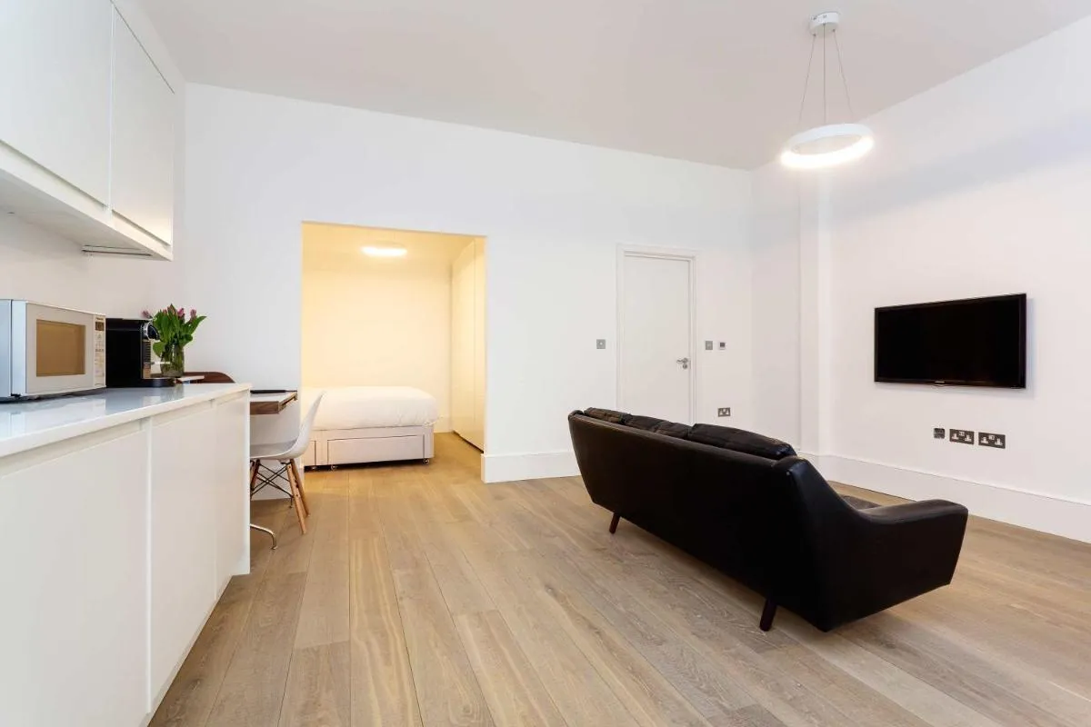 Image 5 of Veeve – Contemporary in Swiss Cottage