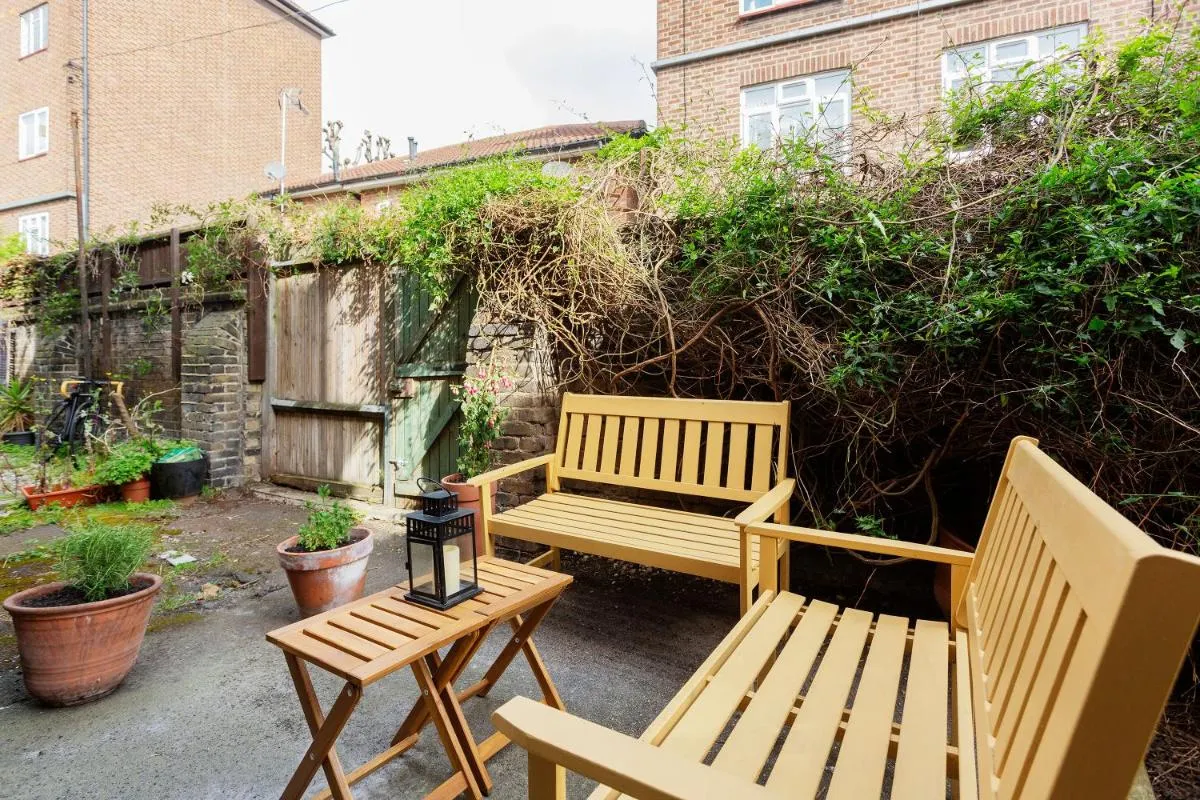Image 5 of Veeve – Hoxton Hideaway