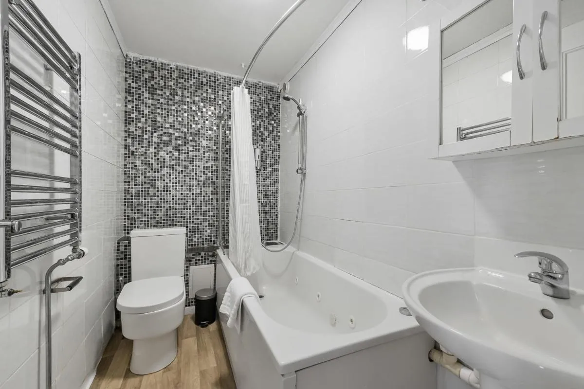 Image 3 of Very Nice Big Place in Camden Town 2 Minutes to Kings Cross