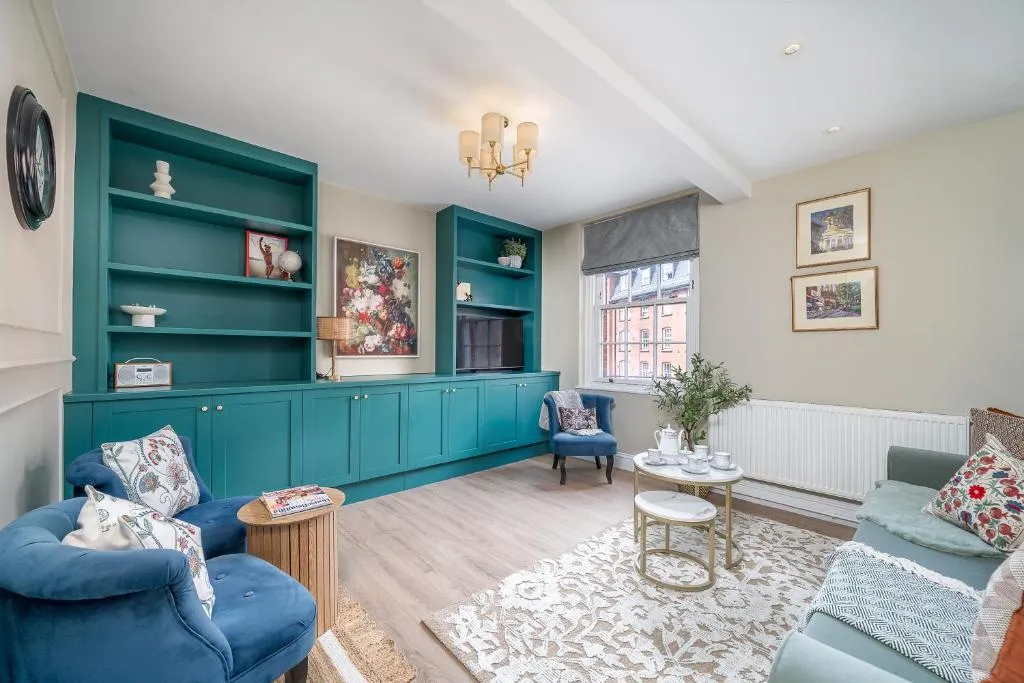 Image 1 of Victoria 2 bedroom flat – Buckingham palace