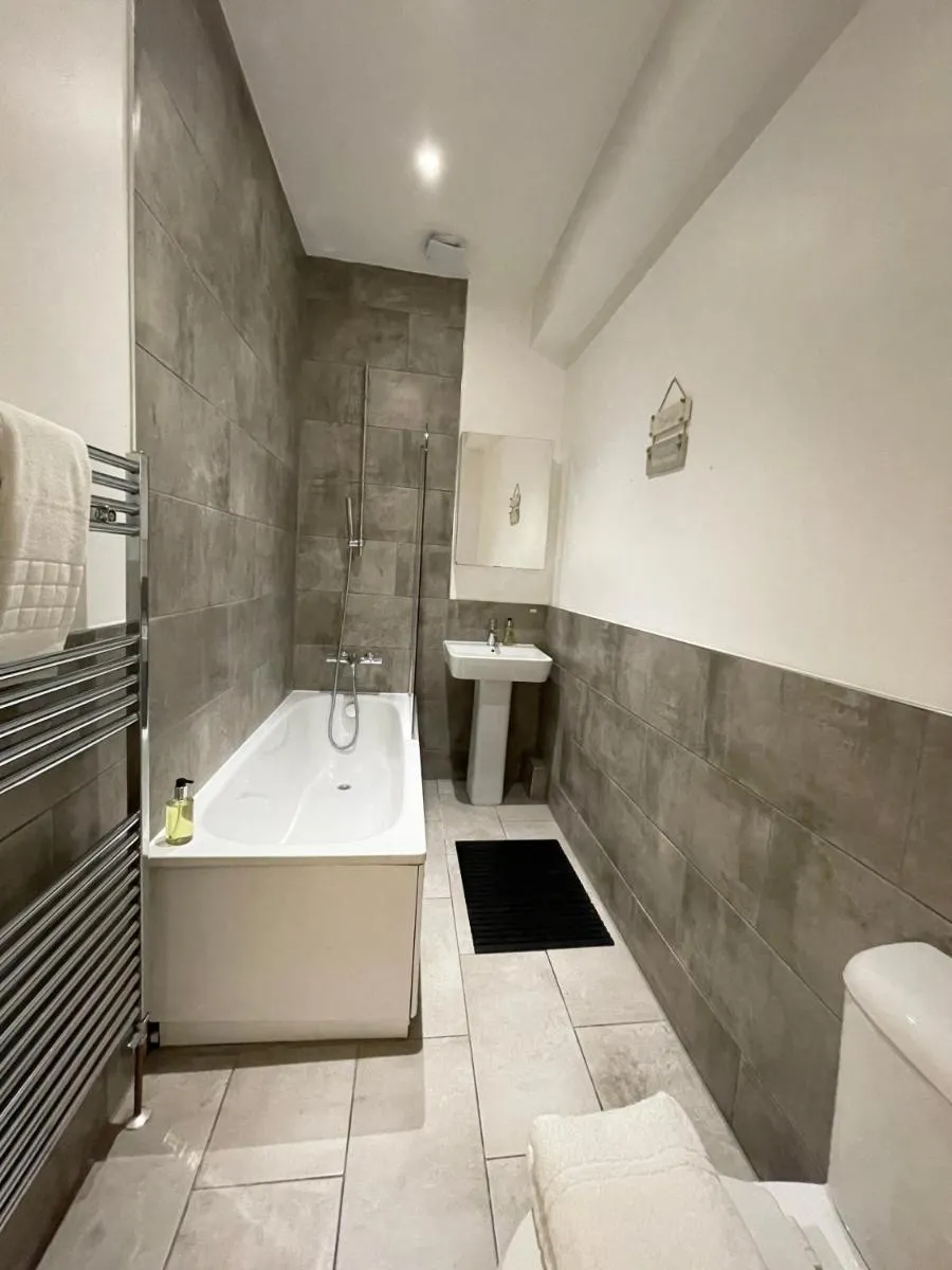 Image 4 of Victoria Maisonette Apartment