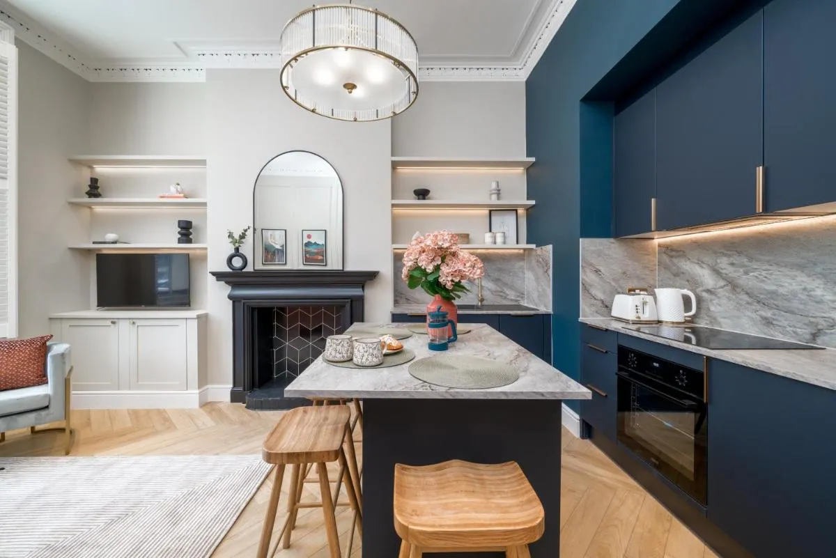 Image 3 of Victorian Blue – 2 bedroom flat Pimlico