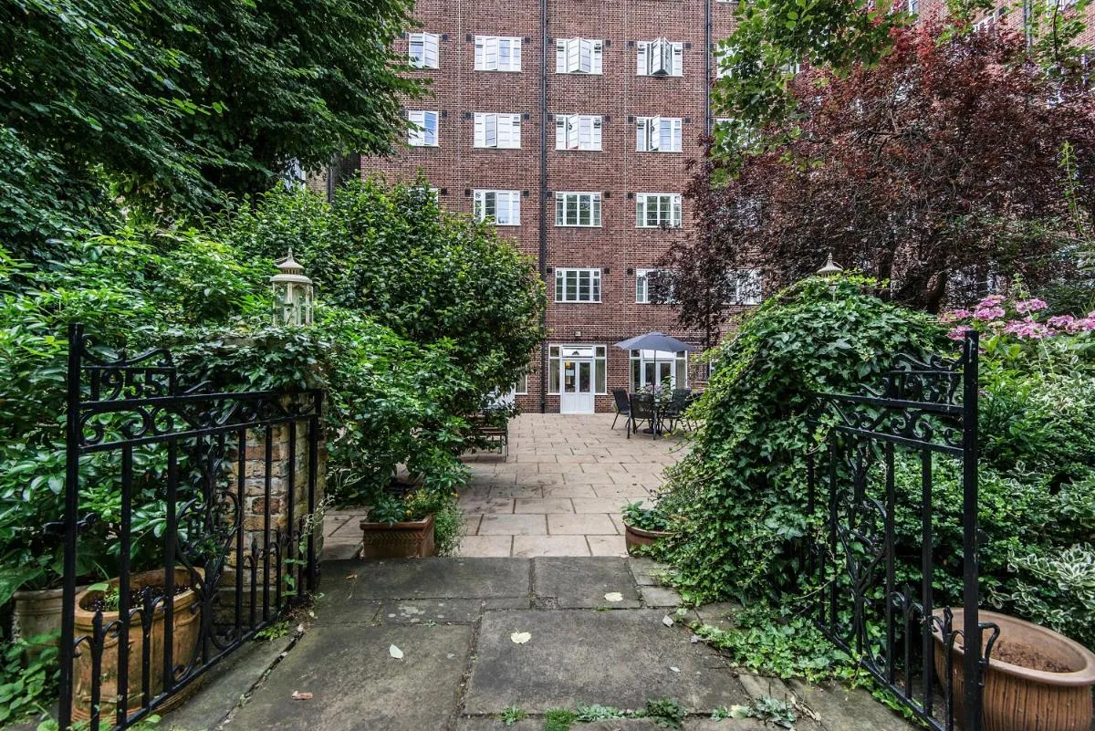 Image 3 of Vincent House London Residence