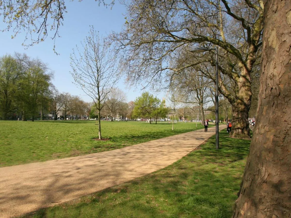 Image 5 of W12 Rooms