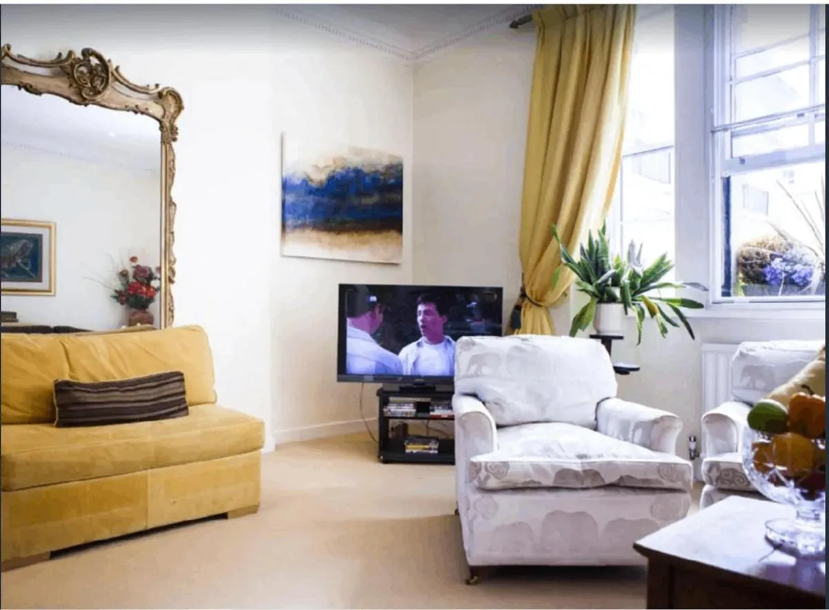 Image 5 of WINTER WONDERLAND -KNIGHTSBRIDGE -Next2 HARRODS 3 BEDROOMS-2Baths