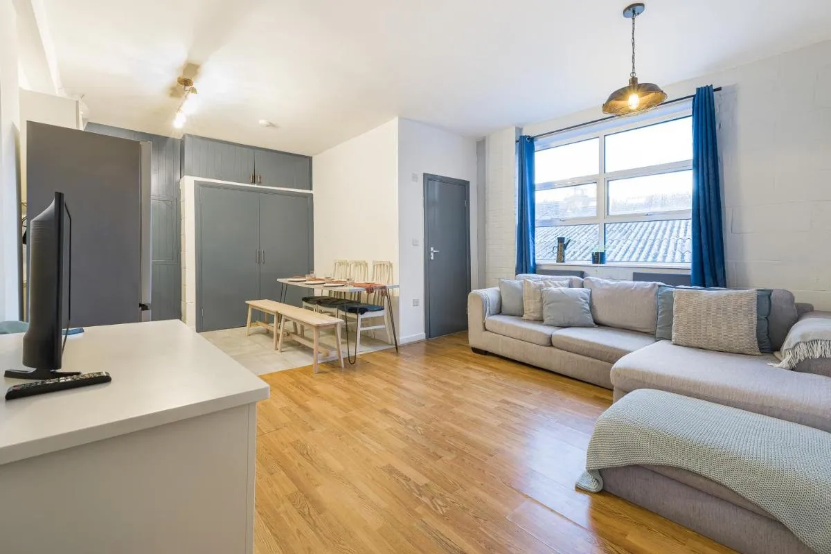 Image 5 of Warehouse Conversion Flat