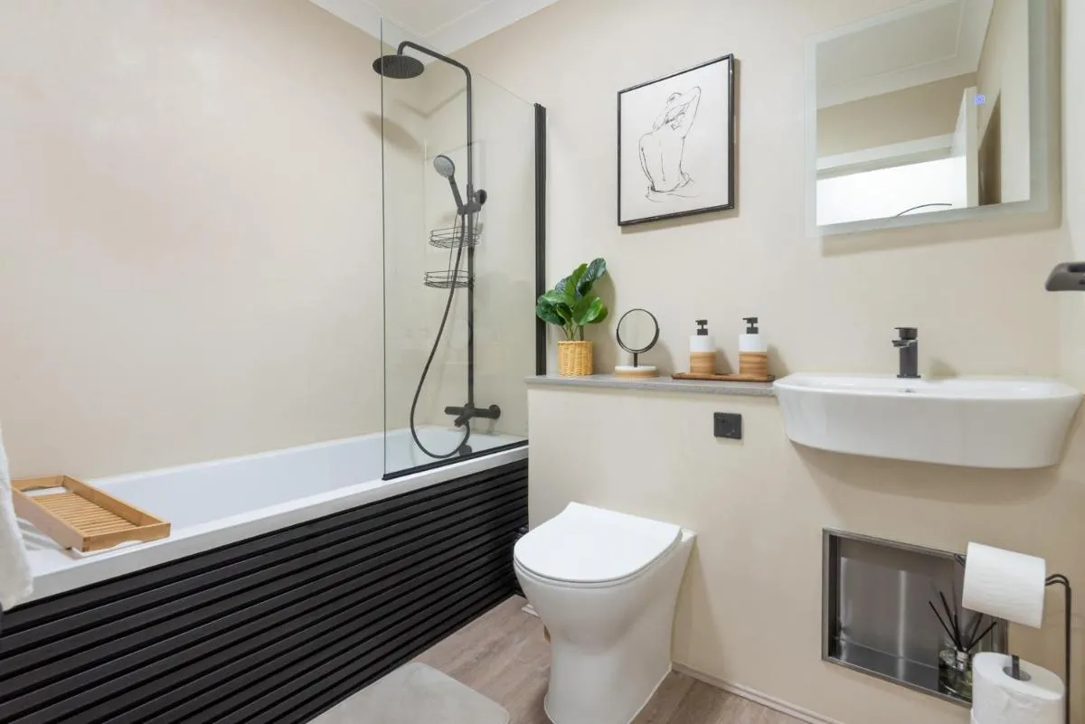 Image 2 of Weekly Special – 2BDR APT By Homestyles Hosts Short Lets & Serviced Accommodation Stratford With Free Parking