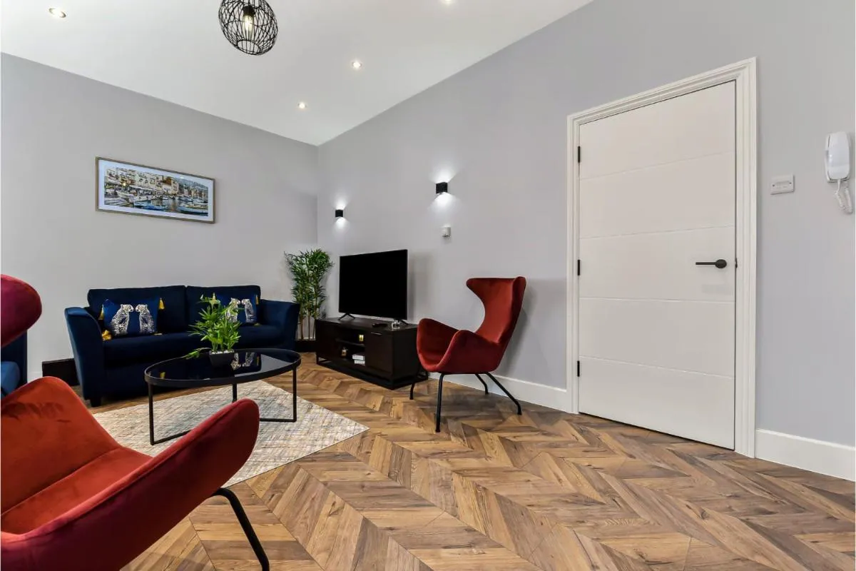 Image 4 of Welcoming and Radiant – Lovely & Family Friendly!