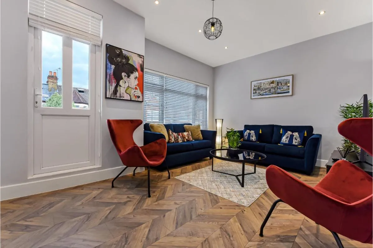 Image 3 of Welcoming and Radiant – Lovely & Family Friendly!