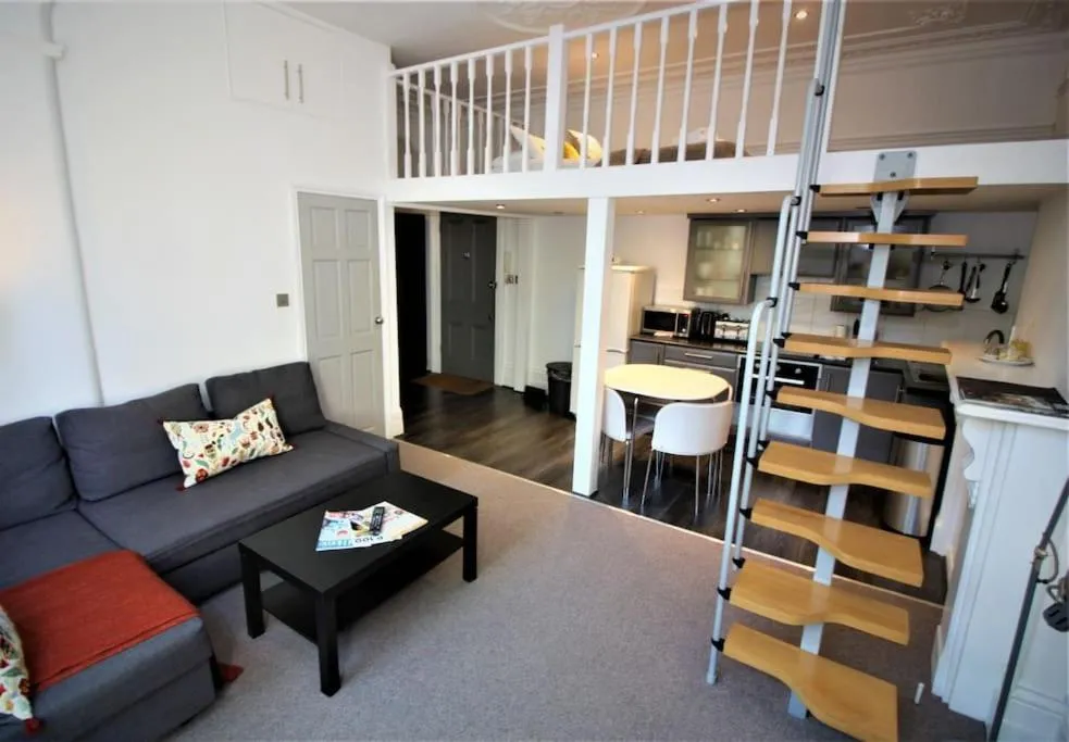 Image 1 of Well Appointed Garden Condo in Kensington Olympia
