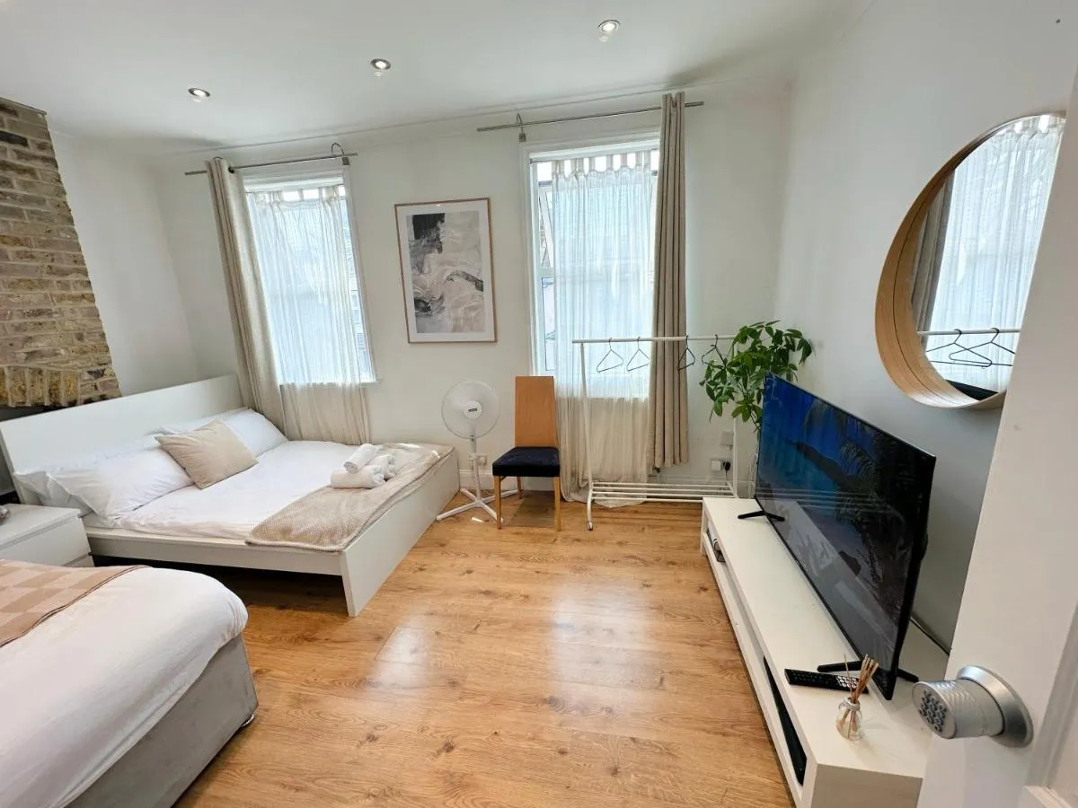 Image 5 of Wembley Stadium Maisonette