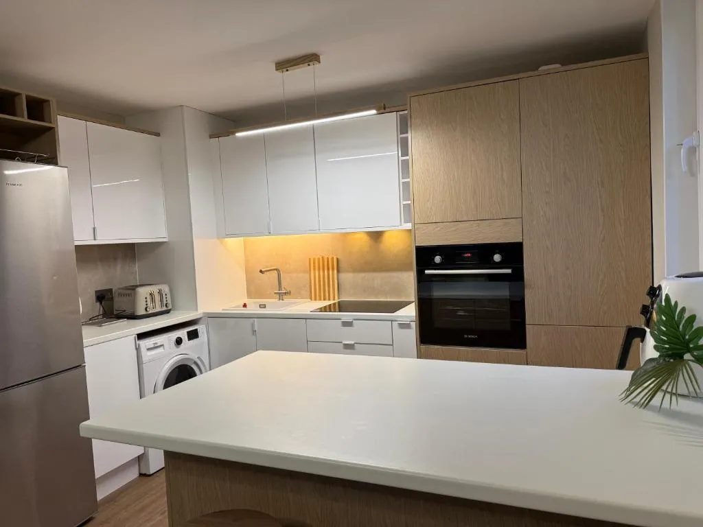 Image 1 of West Greenwich Modern Apartment
