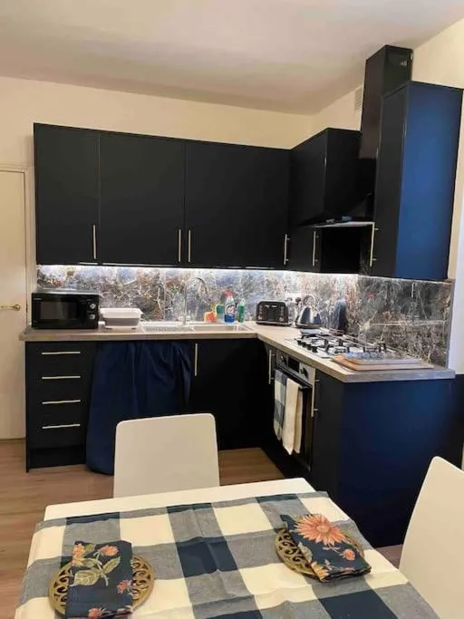 Image 5 of West London stunning garden flat – period features