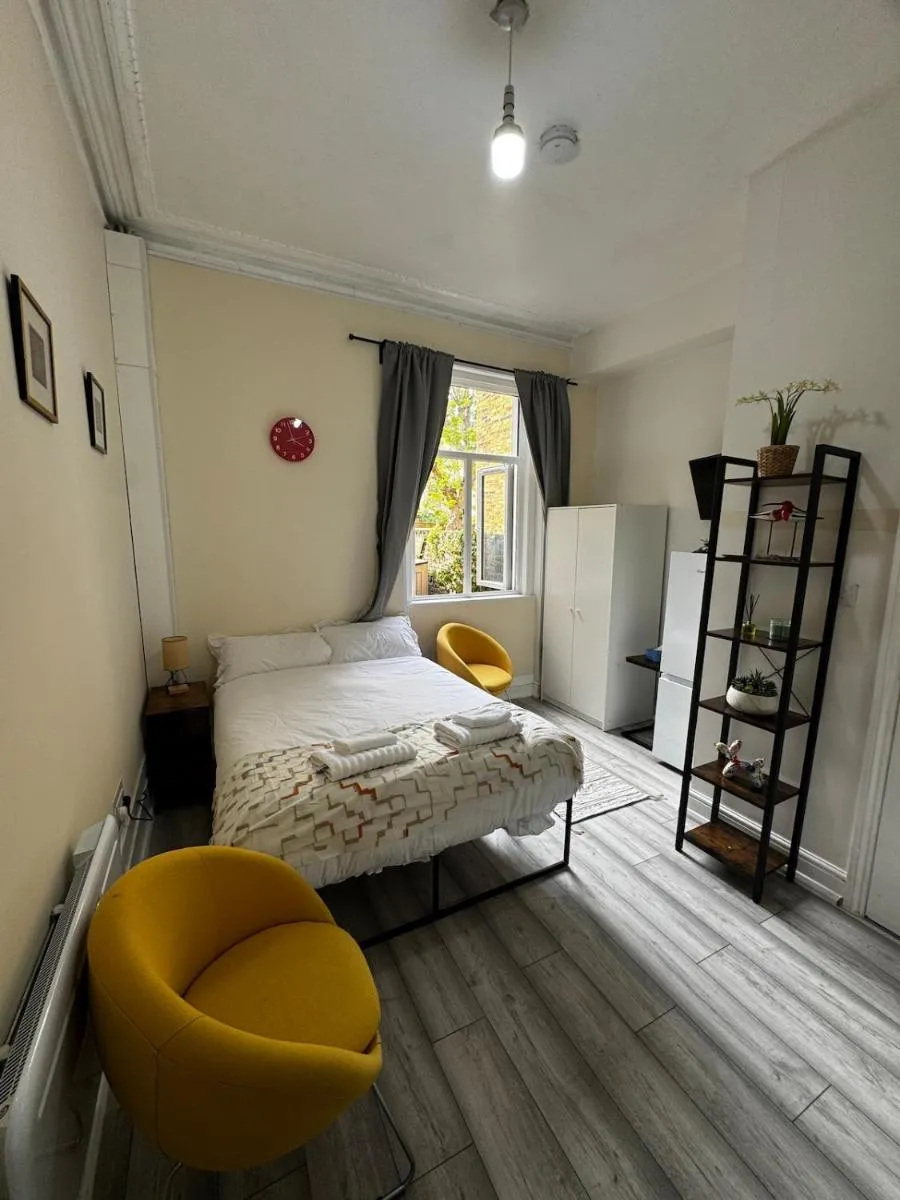 Image 4 of Westfield White City studio
