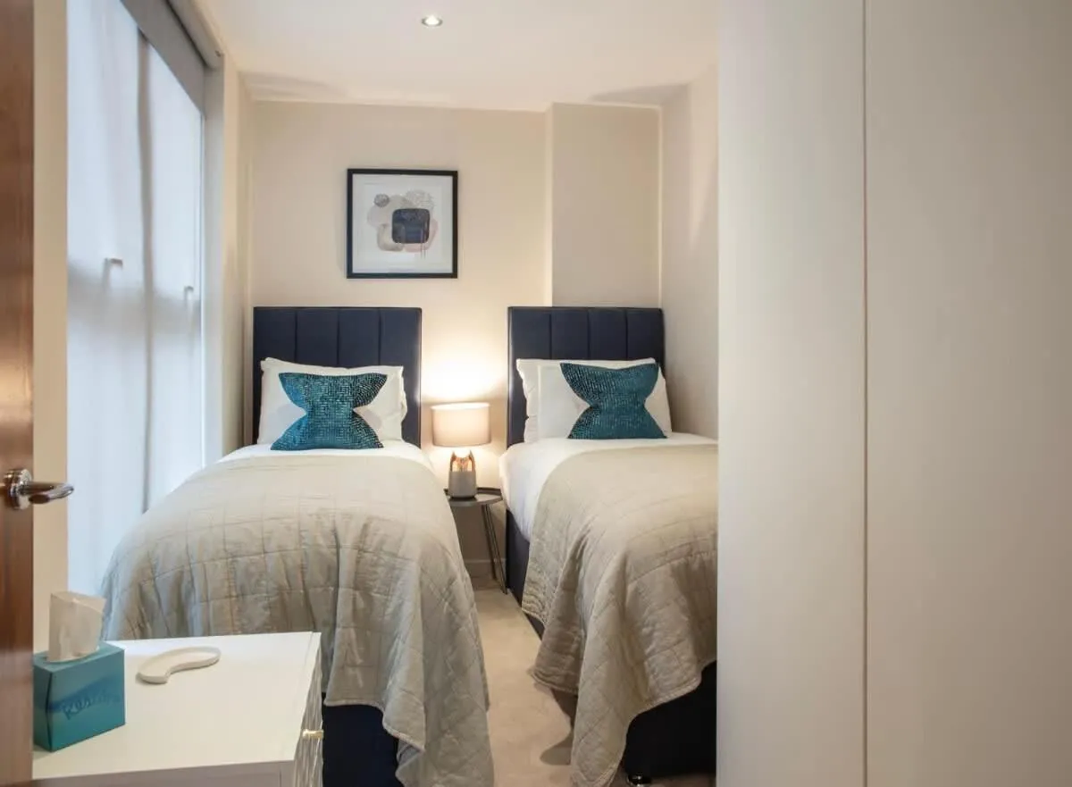 Image 3 of Westminster 2 bed 2 bath apartment with Air-Con