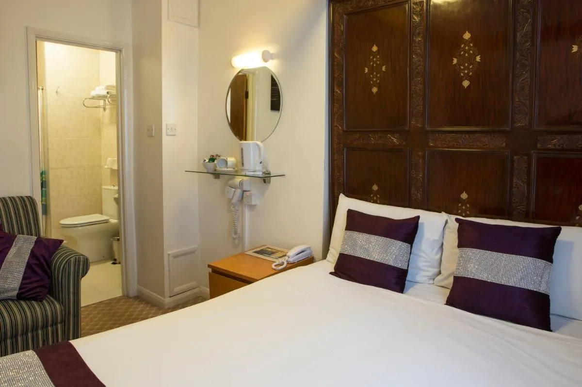 Image 3 of Westpoint Hotel