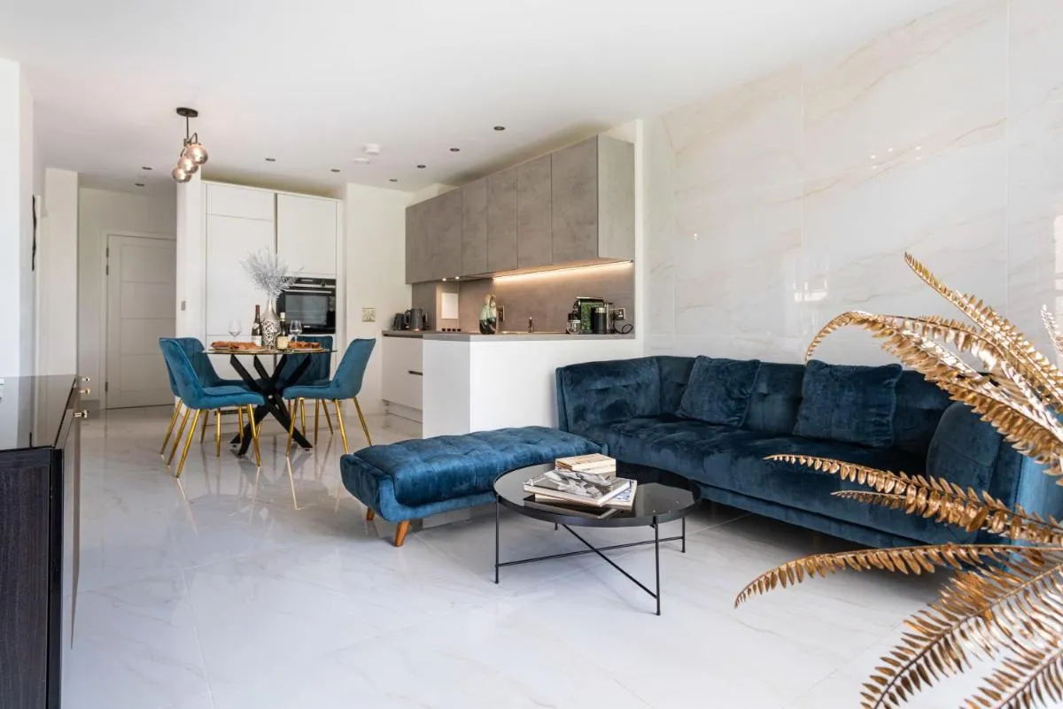 Image 4 of White Marble Tranquility, Park Side Life