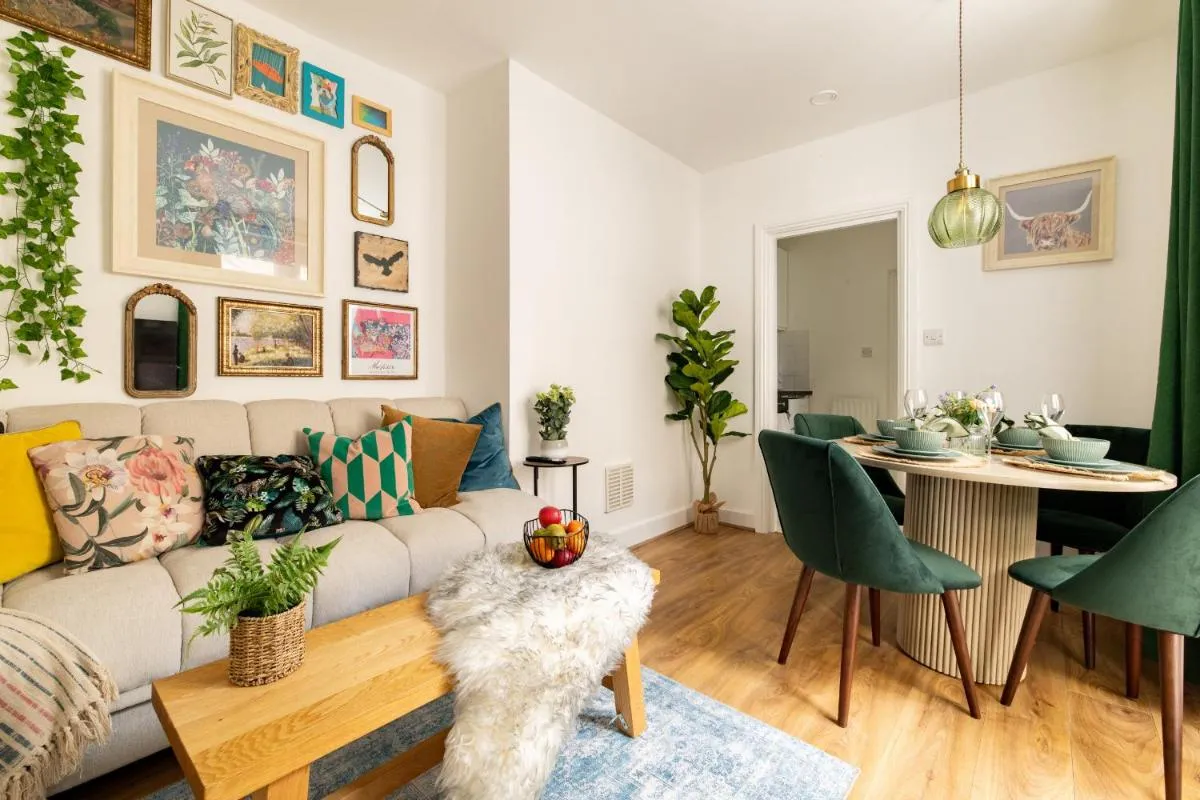 Image 4 of Wild Roses Serviced Apartments – Charlton