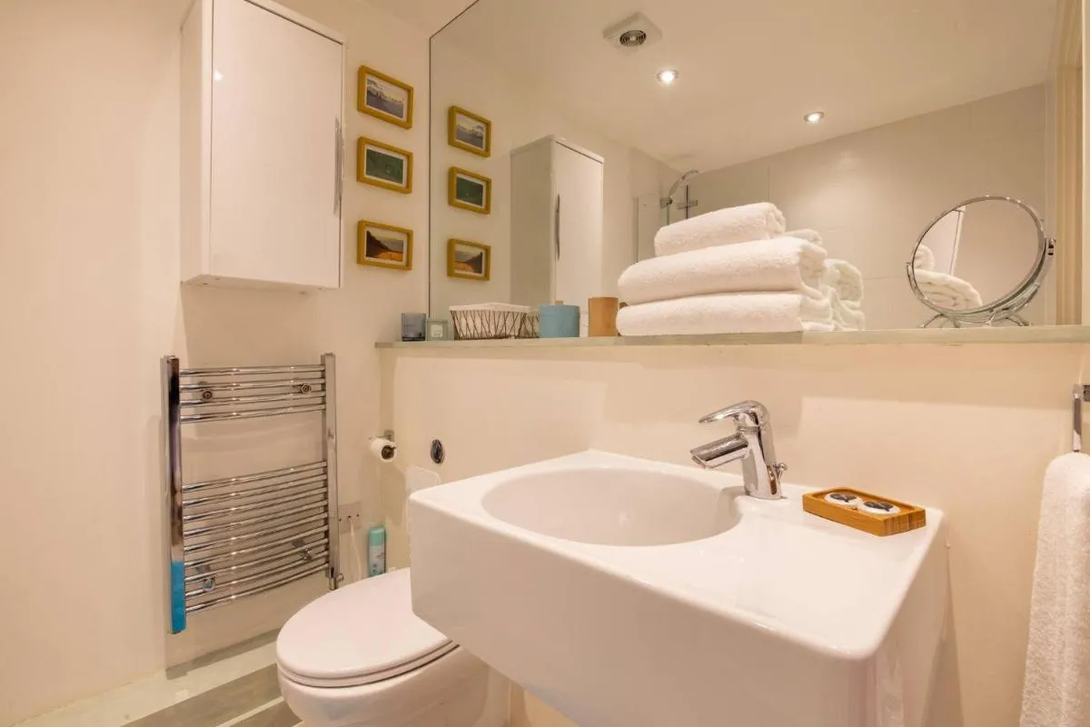 Image 3 of Wild Roses Serviced Apartments – City Airport