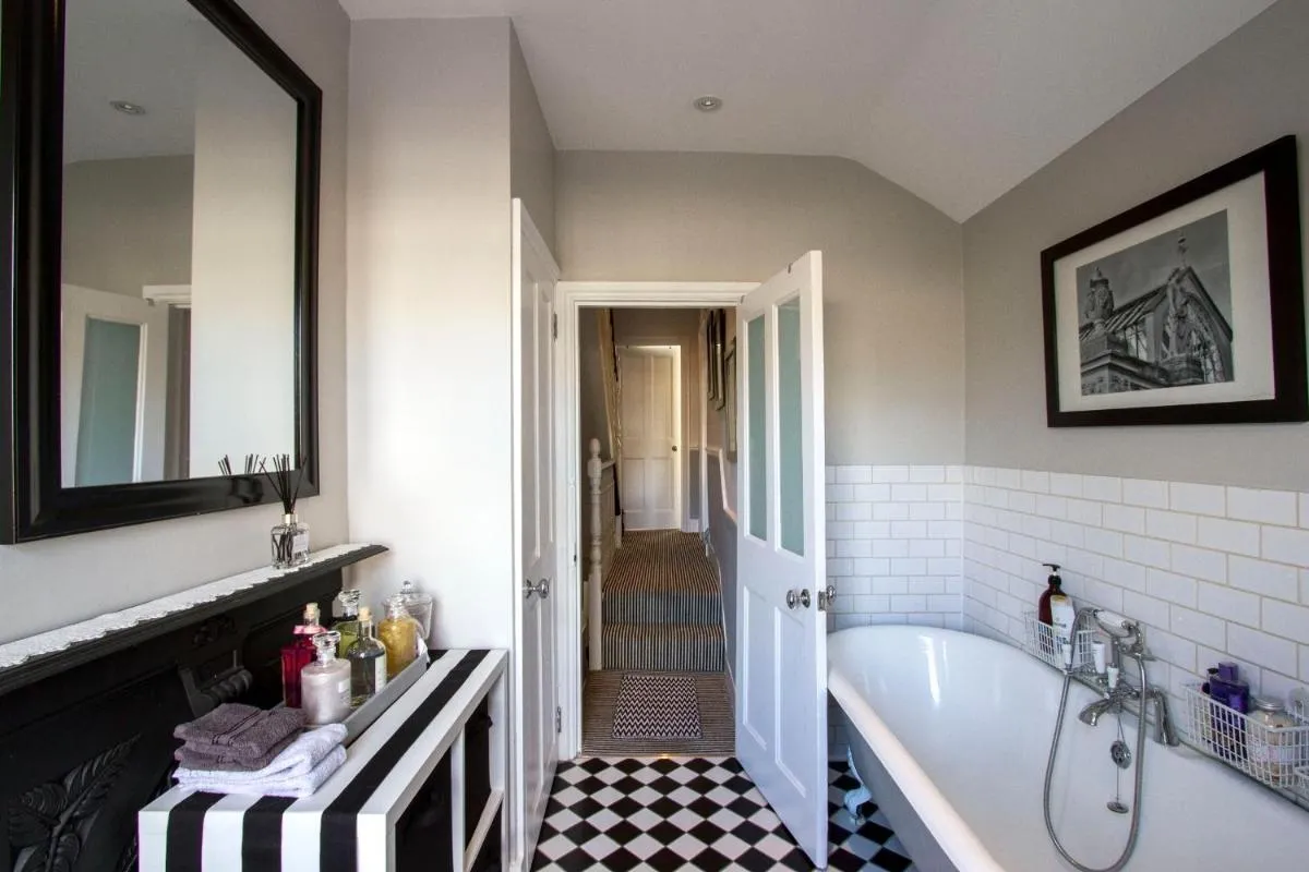 Image 3 of Windsor Road Retreat