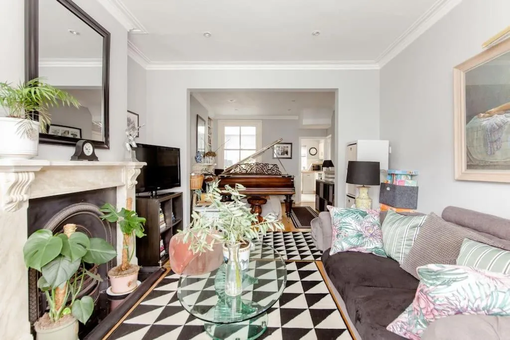 Image 4 of Windsor Road Retreat