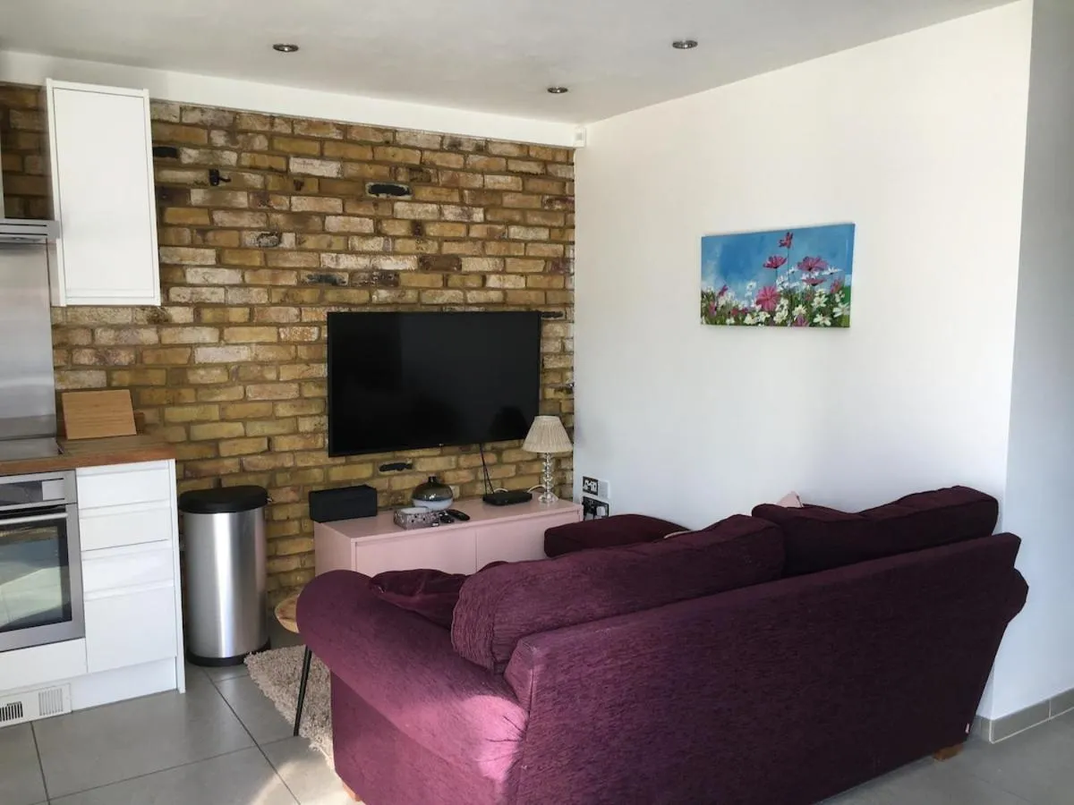 Image 5 of Wingfield Garden Suite