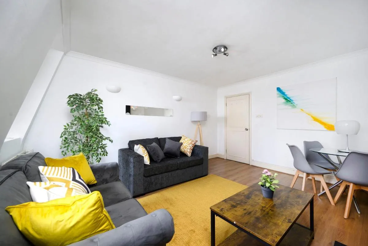 Image 4 of Wonderful 2BR Flat on Richmond Street